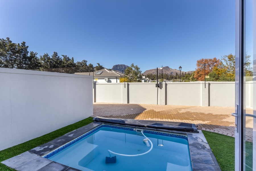 3 Bedroom Property for Sale in Mountain Crest Private Estate Western Cape
